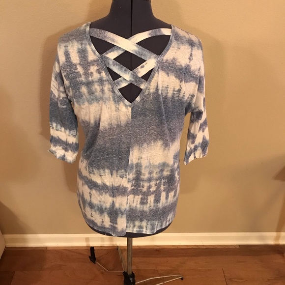 3/4 length cross back tie dye top. - Picture 3 of 4